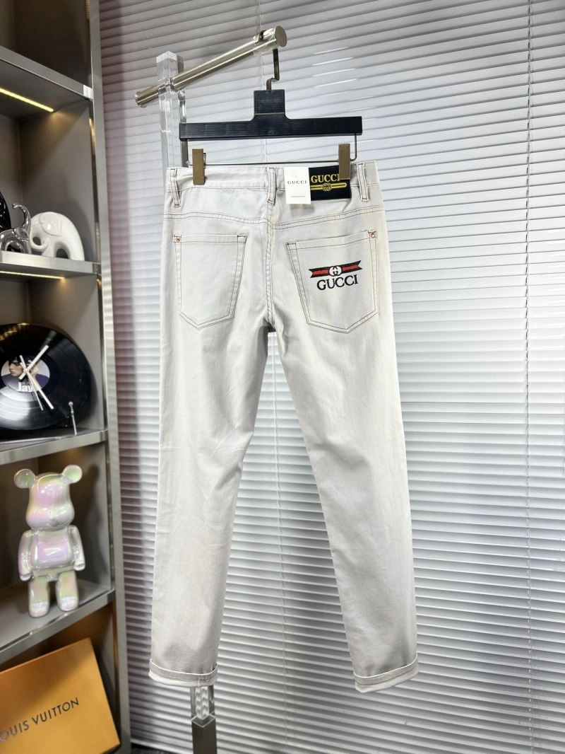 ModernLook Gucci Jeans 127305