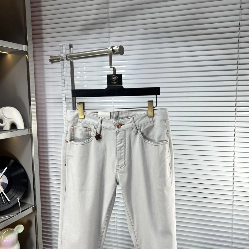 ModernLook Gucci Jeans 127305