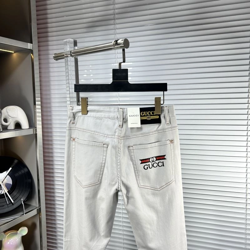 ModernLook Gucci Jeans 127305