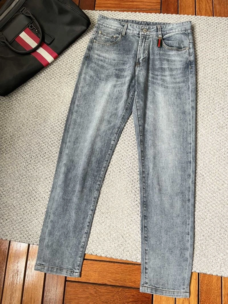 Sporty Gucci Jeans 126840