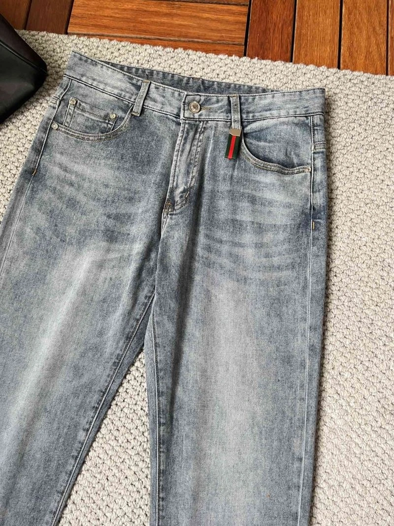 Sporty Gucci Jeans 126840