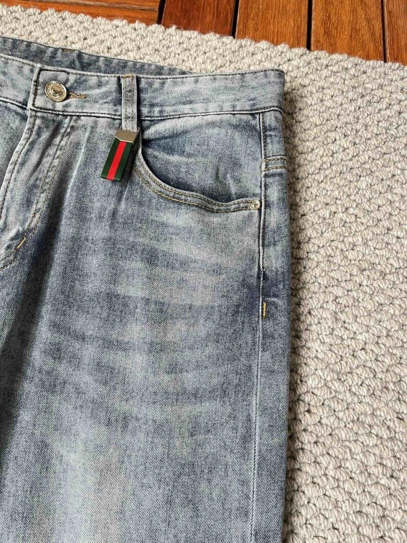 Sporty Gucci Jeans 126840