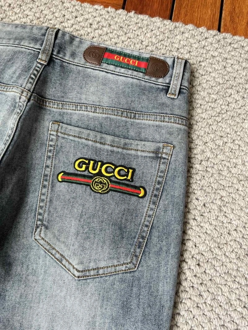 Sporty Gucci Jeans 126840