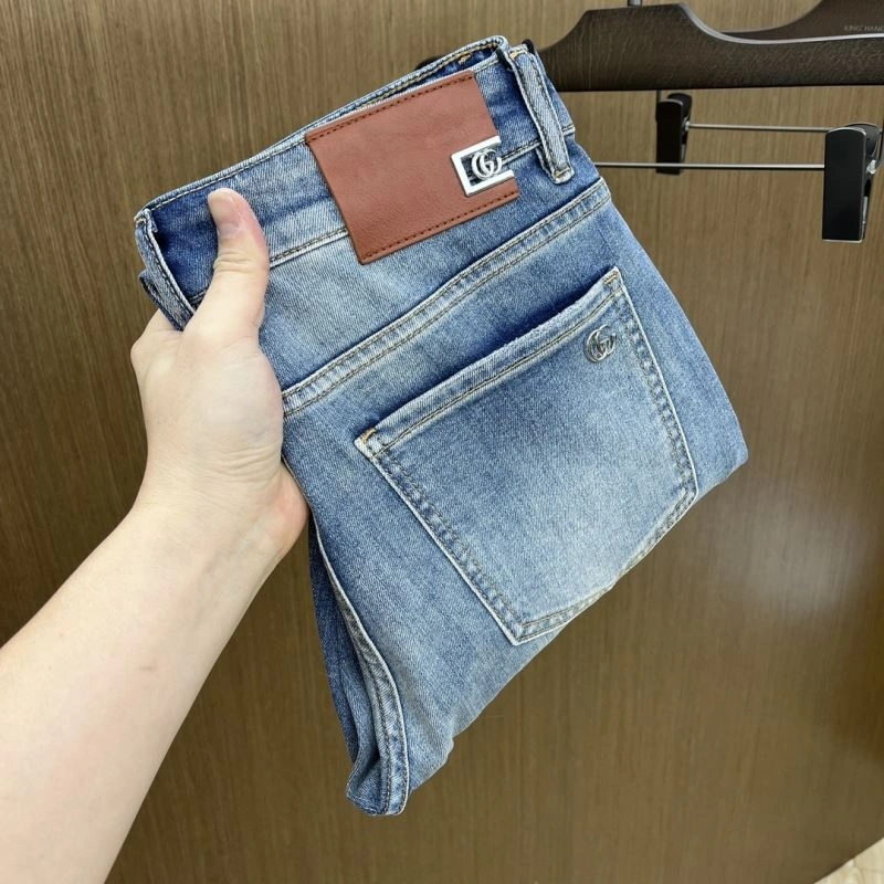 Resilient Gucci Jeans 126828