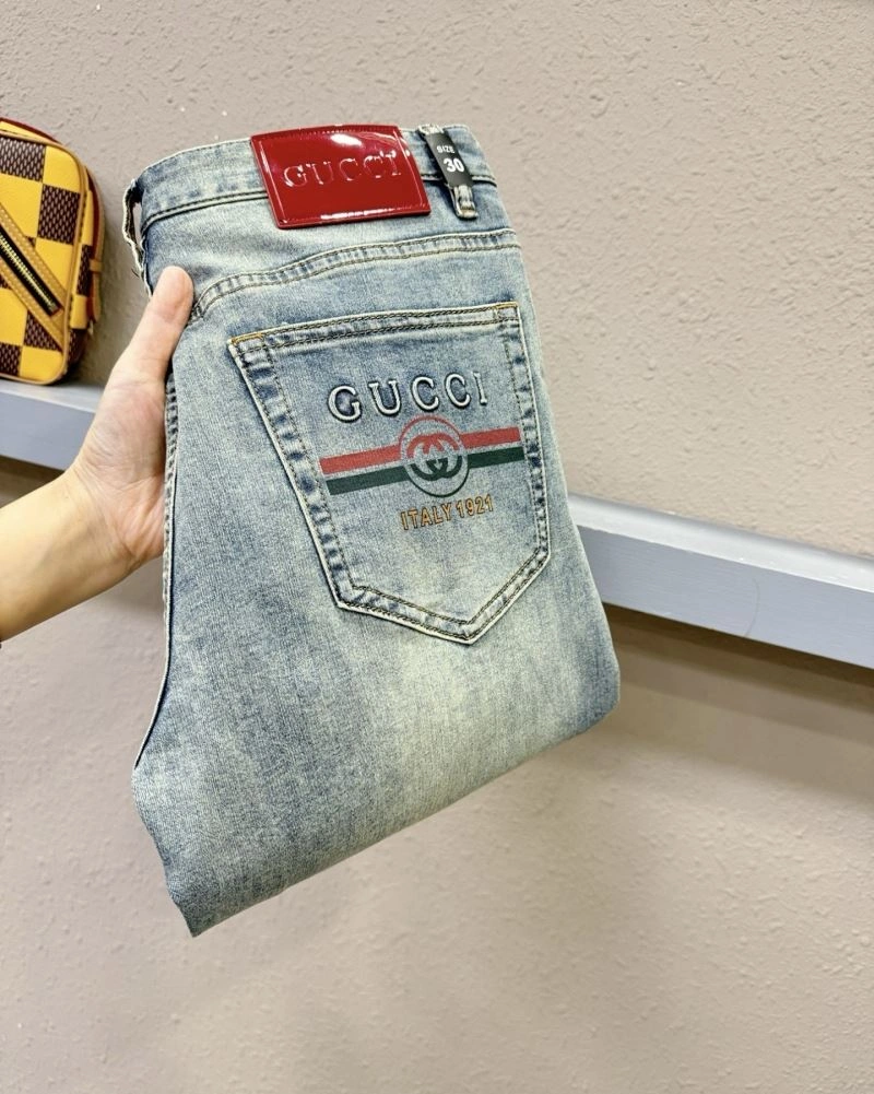Resilient Gucci Jeans 126399
