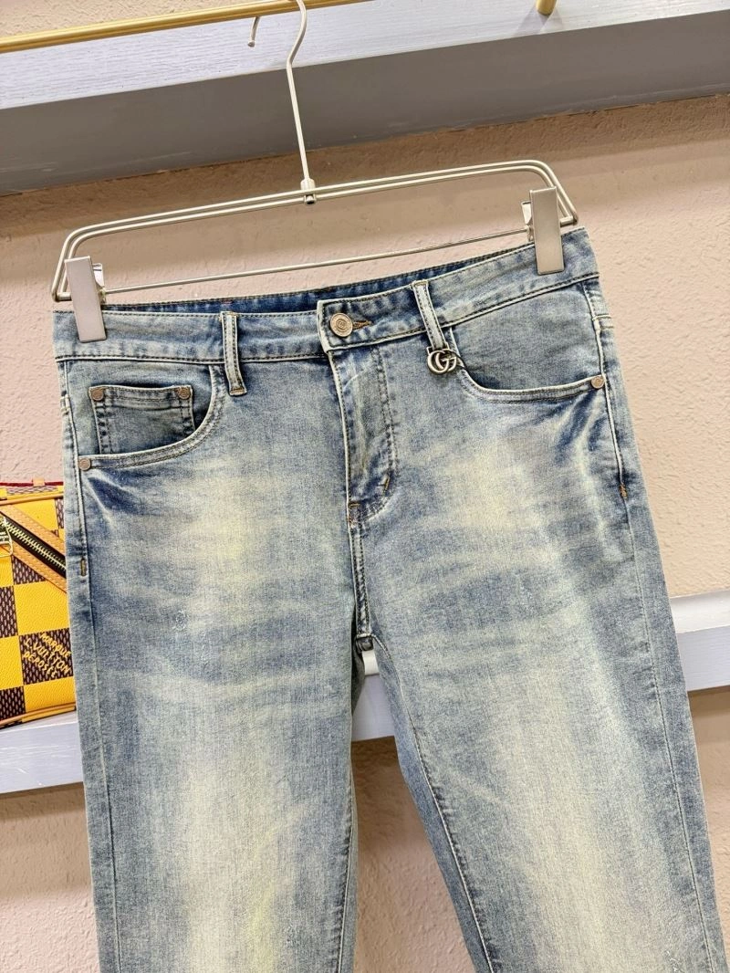Resilient Gucci Jeans 126399