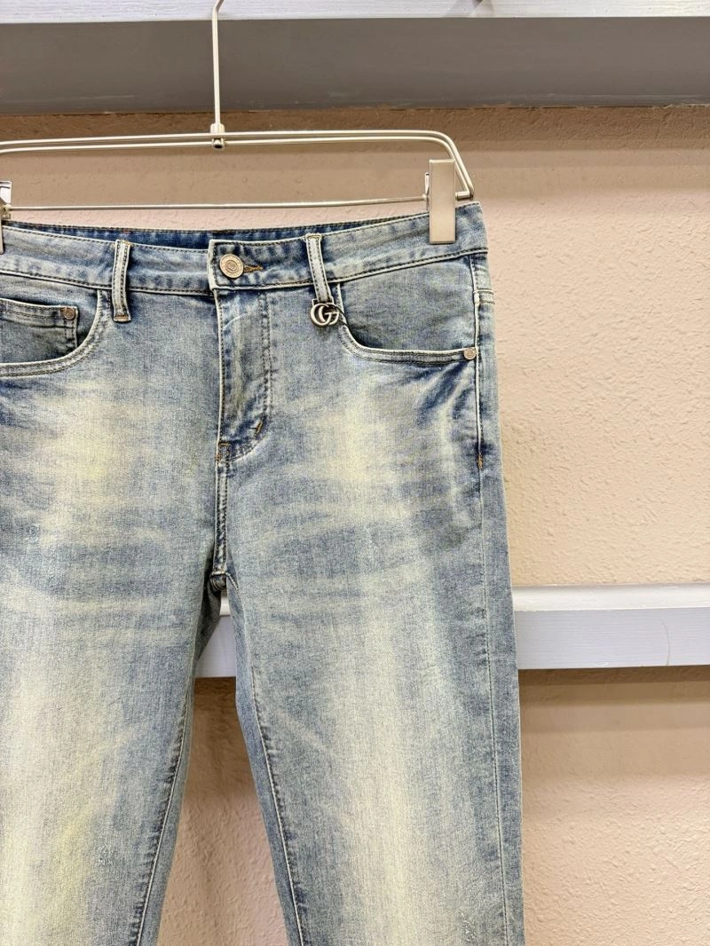 Resilient Gucci Jeans 126399