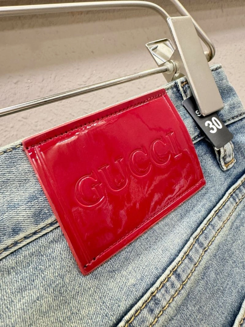 Resilient Gucci Jeans 126399