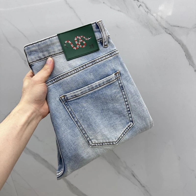 Breathable Gucci Jeans 126380