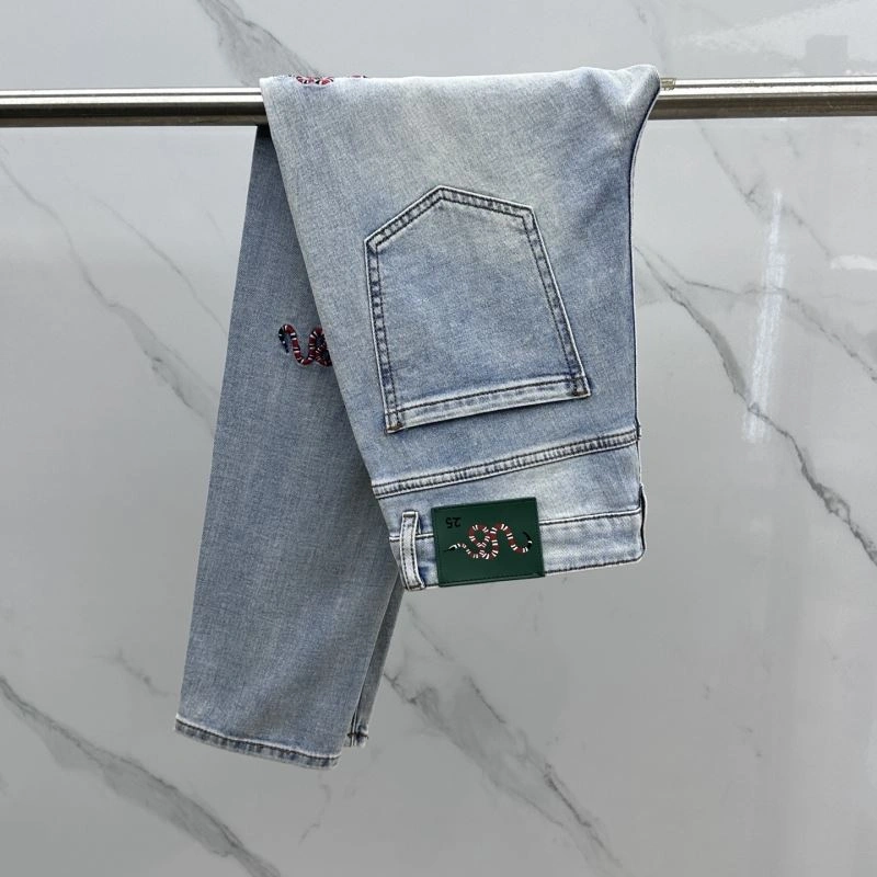 Breathable Gucci Jeans 126380
