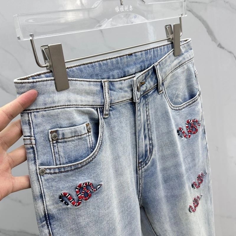 Breathable Gucci Jeans 126380
