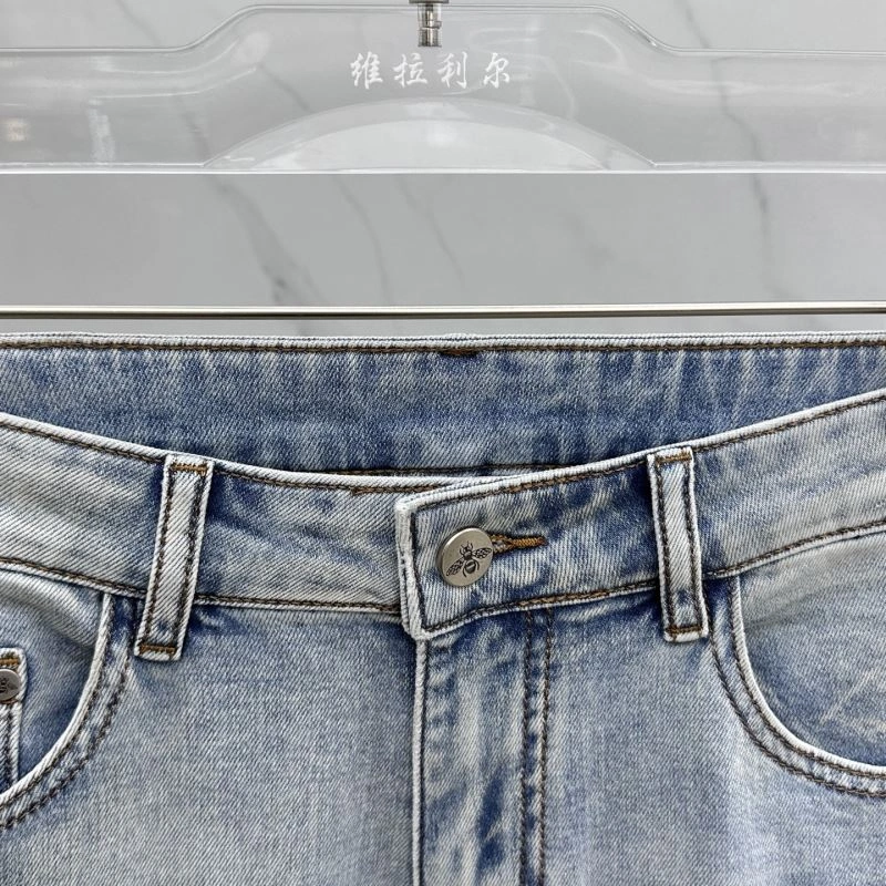 Breathable Gucci Jeans 126380