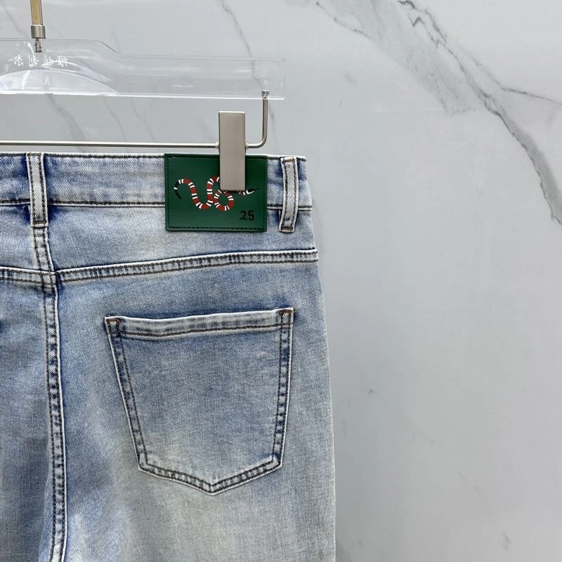 Breathable Gucci Jeans 126380