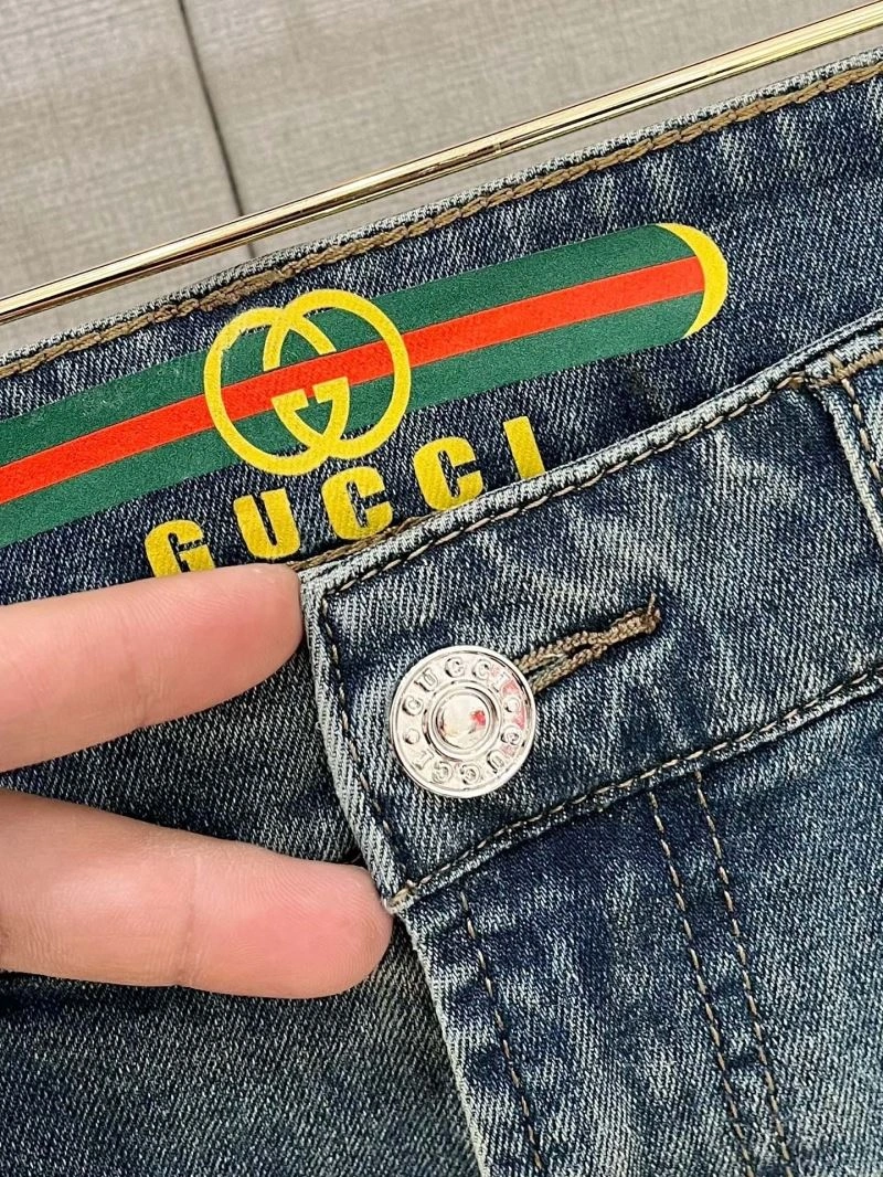Seasonal Gucci Jeans 126407