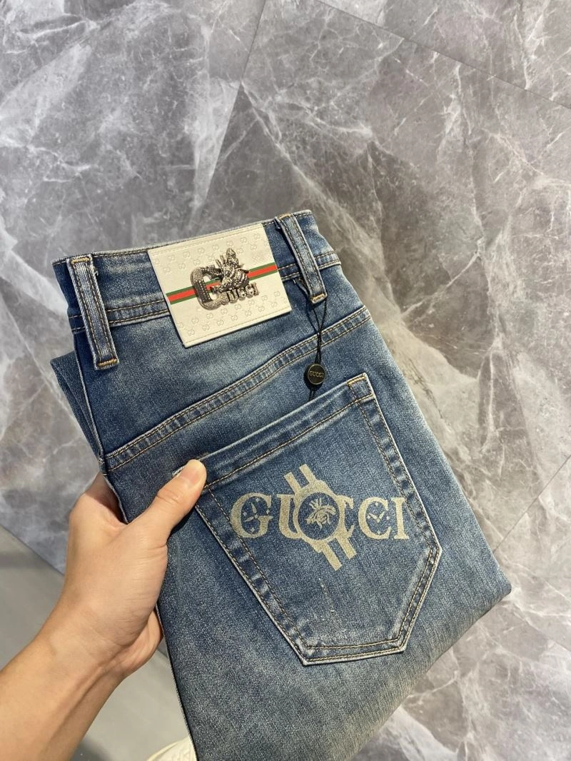Seasonal Gucci Jeans 126017
