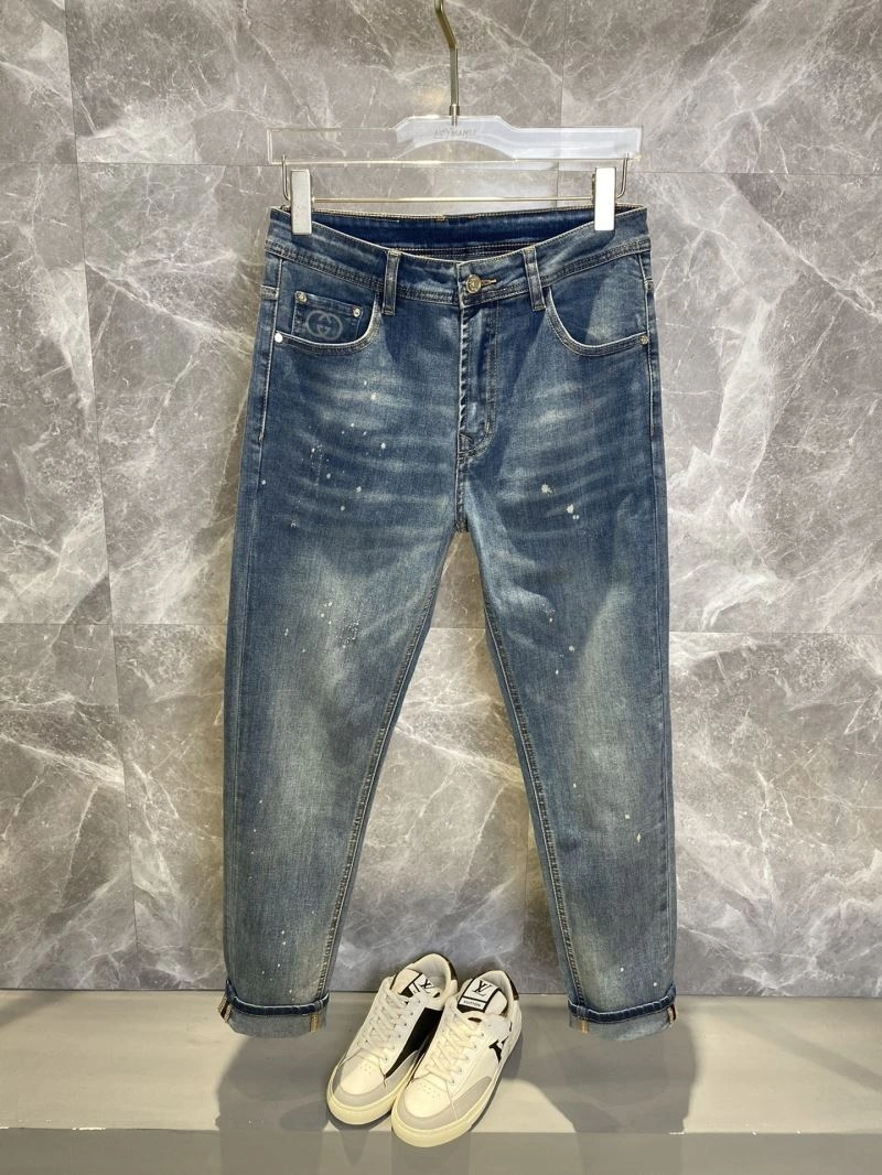 Seasonal Gucci Jeans 126017