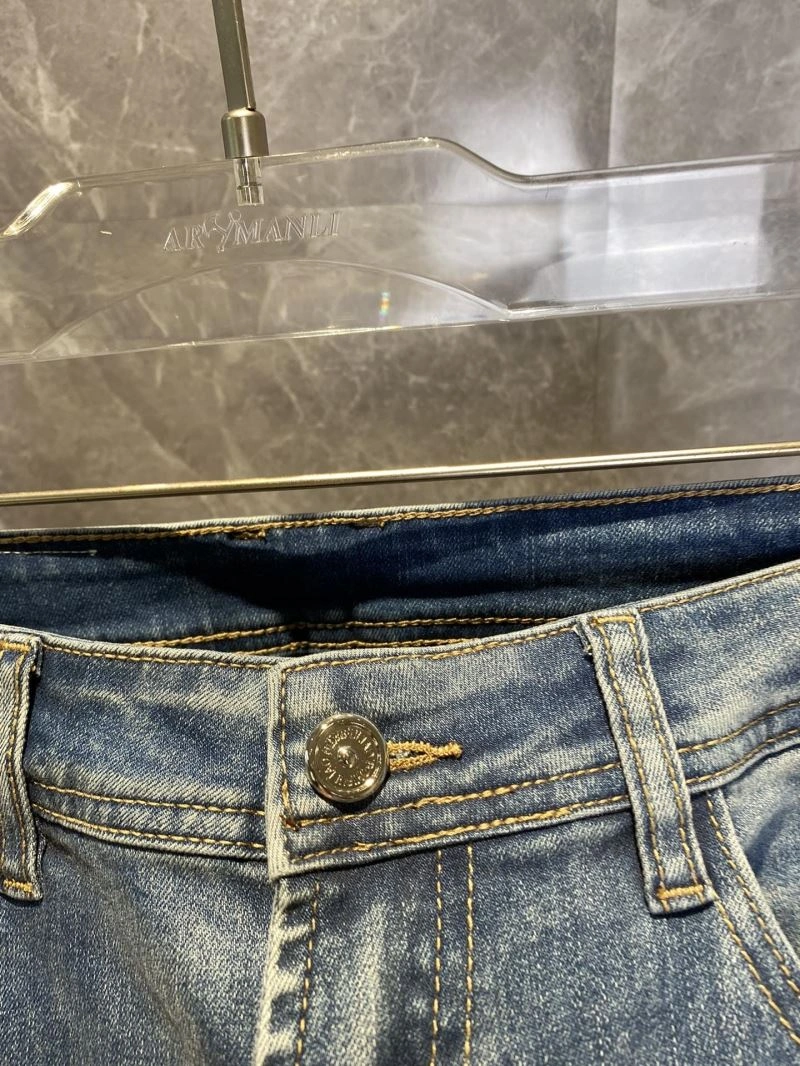 Seasonal Gucci Jeans 126017