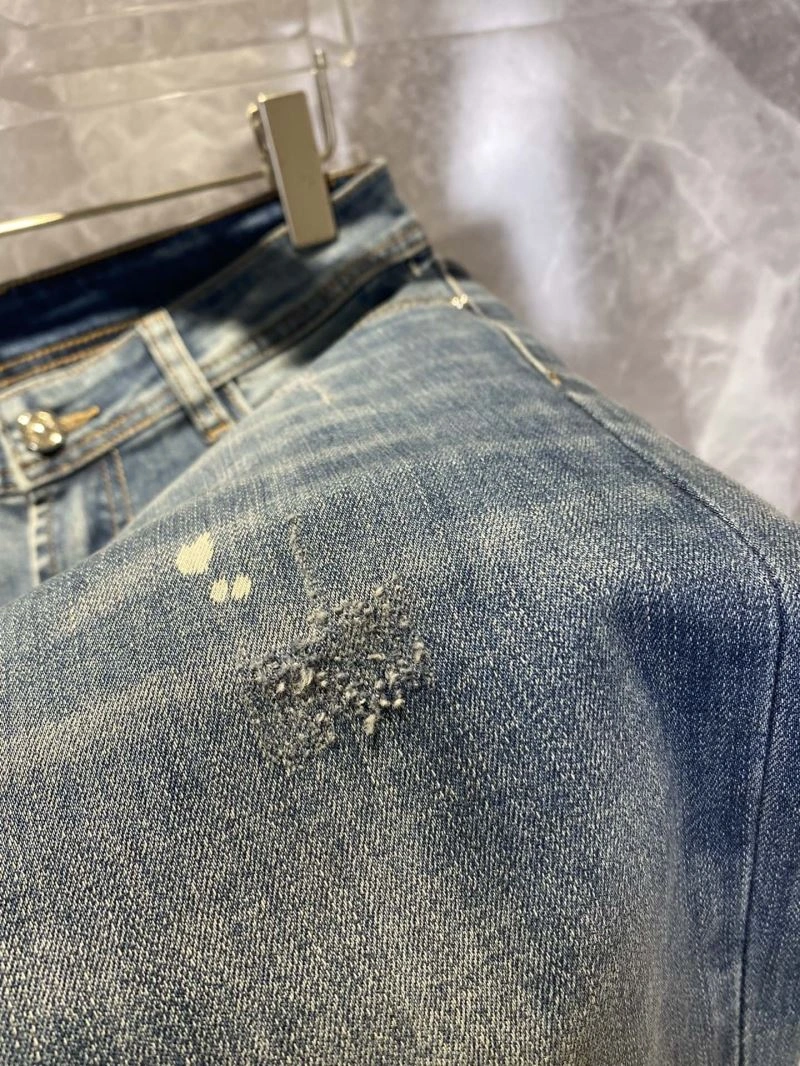 Seasonal Gucci Jeans 126017