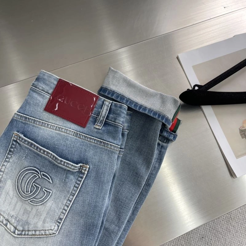Gucci Jeans Minimalist 126002