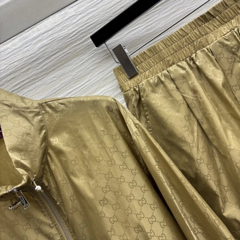 Gucci Long Suits Durable 124668