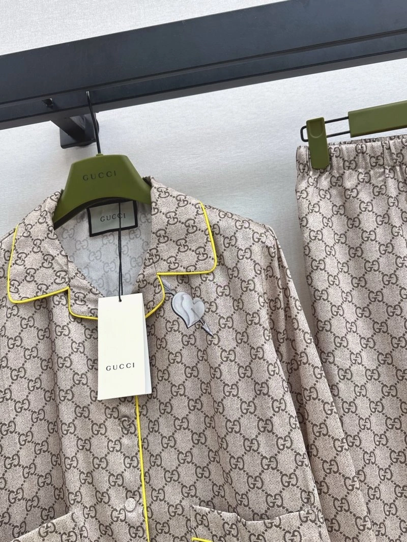 Gucci Long Suits OdorResistant 124452