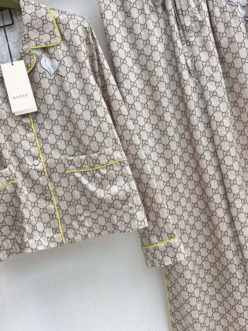 Gucci Long Suits OdorResistant 124452
