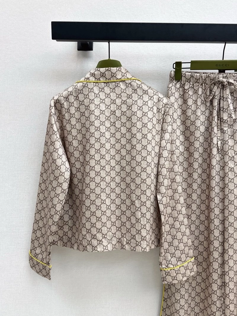 Gucci Long Suits OdorResistant 124452