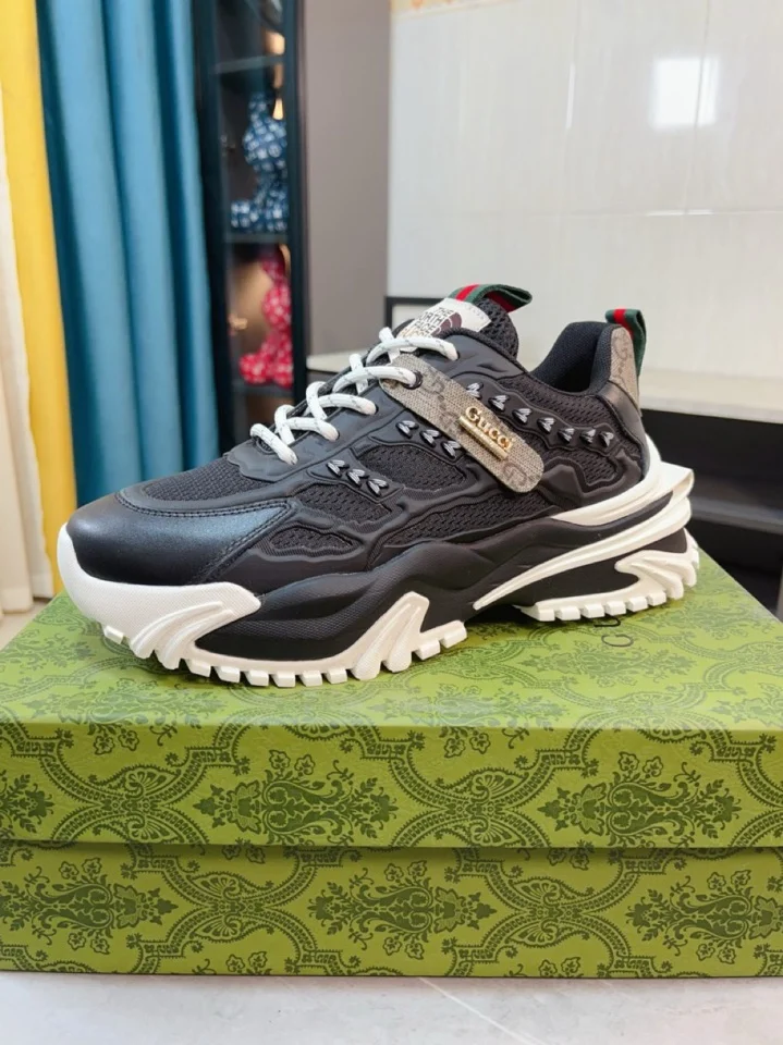 Gucci Low Shoes Original 24183