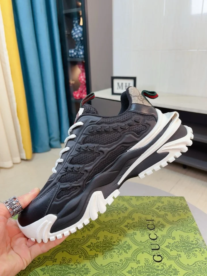 Gucci Low Shoes Original 24183