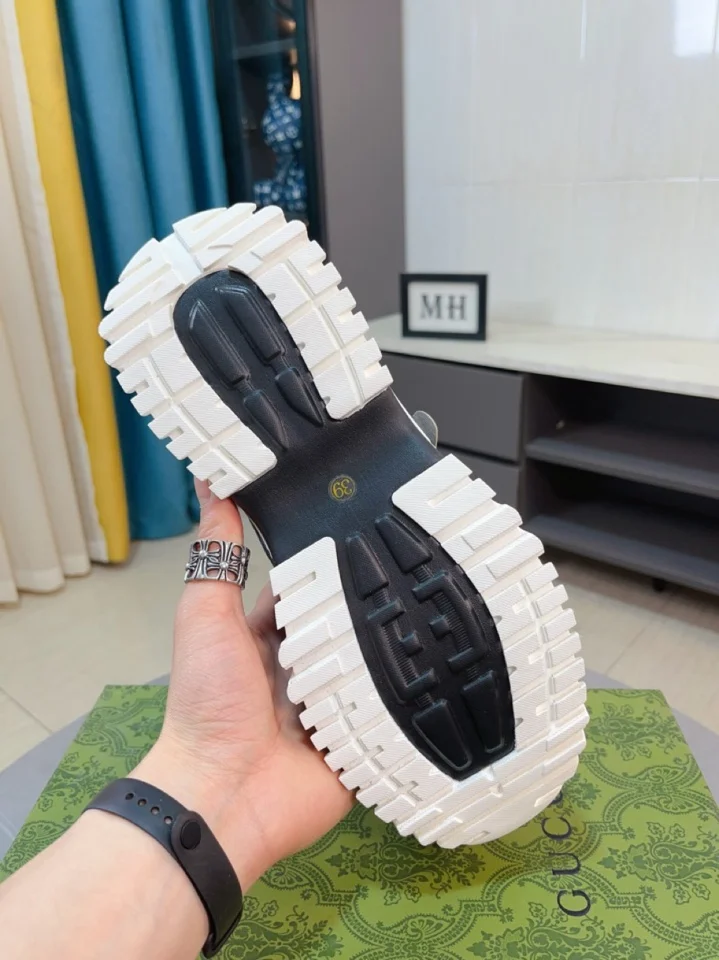 Gucci Low Shoes Original 24183