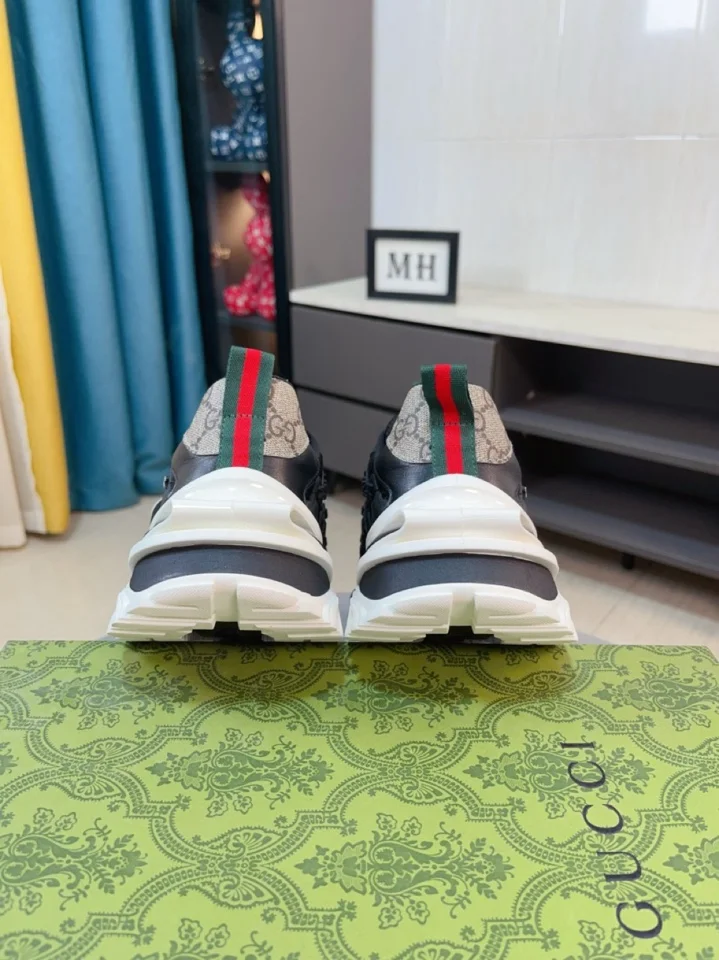 Gucci Low Shoes Original 24183