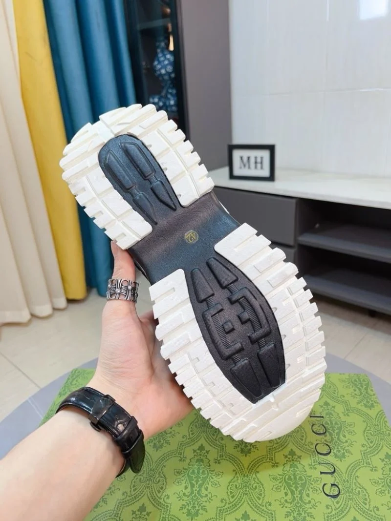 Gucci Low Shoes Trendsetting 24187