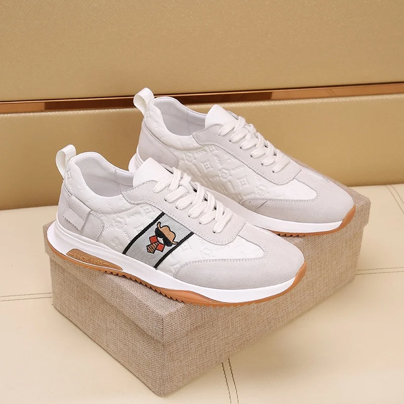 Fashionable Gucci Low Shoes 24136