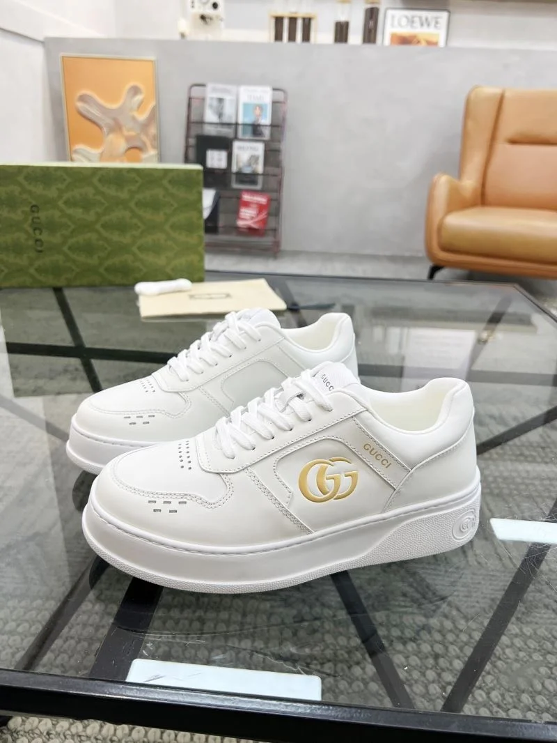 Bright Gucci Low Shoes 24111