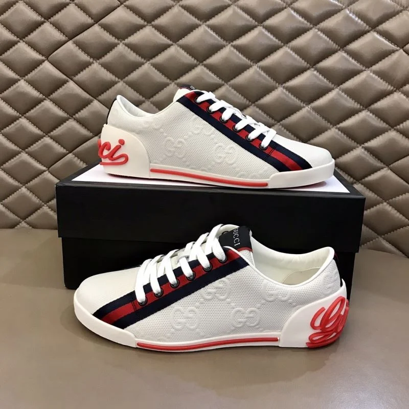 Gucci Low Shoes Youthful 24049