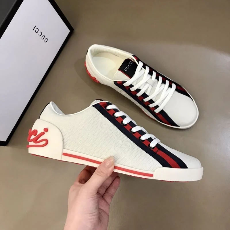 Gucci Low Shoes Youthful 24049