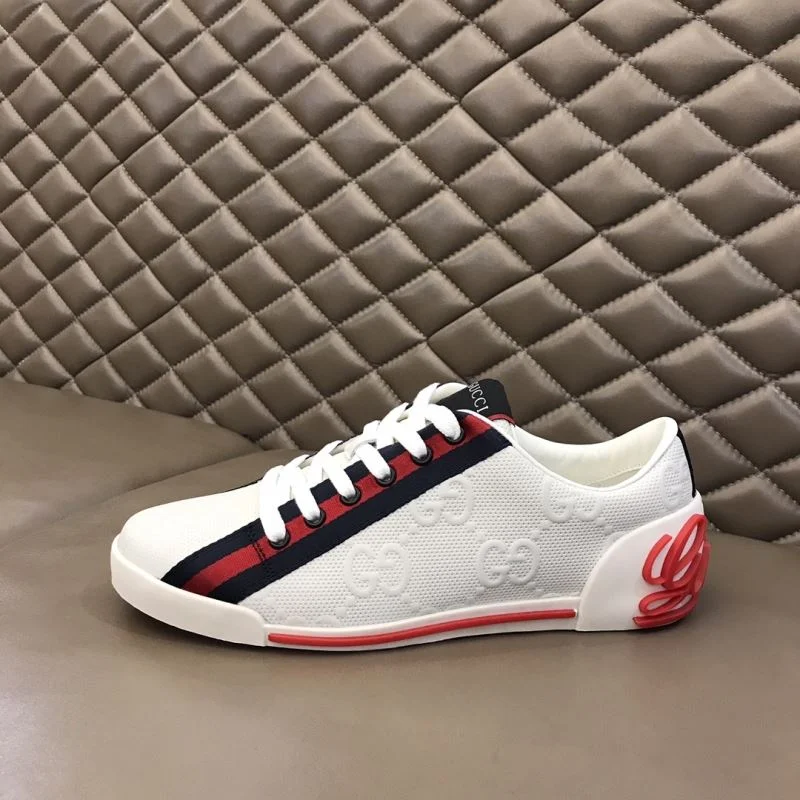 Gucci Low Shoes Youthful 24049