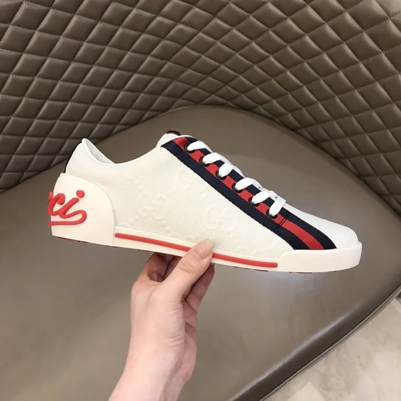 Gucci Low Shoes Youthful 24049