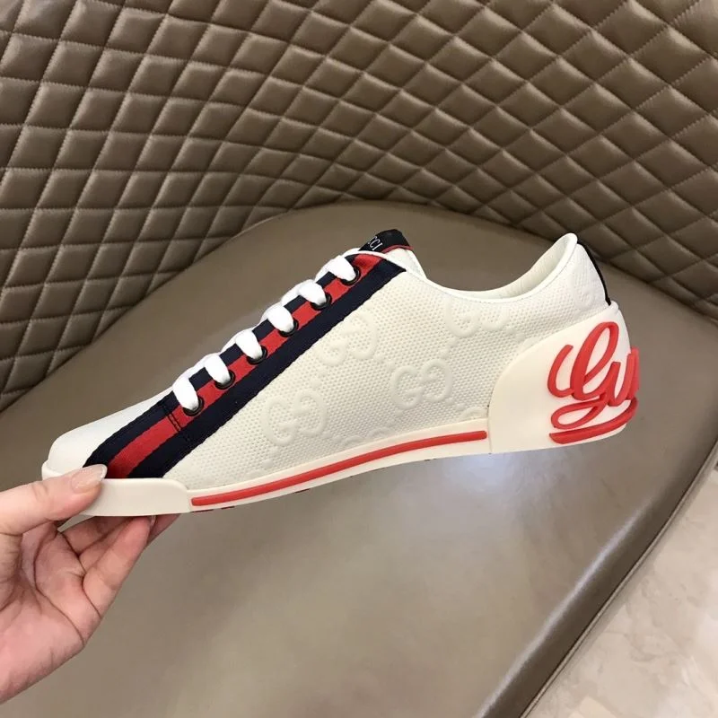 Gucci Low Shoes Youthful 24049