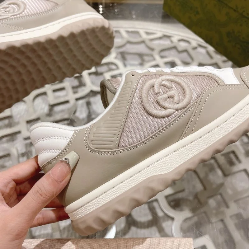 Modern Gucci Low Shoes 24627