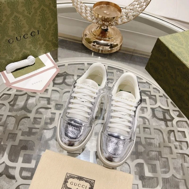 Elegant Gucci Low Shoes 24615