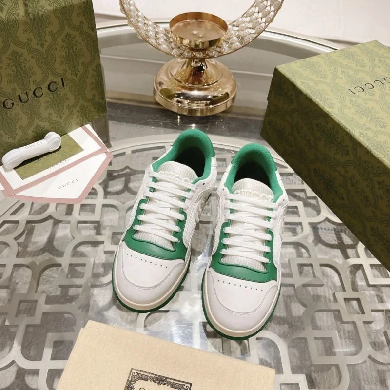 Unisex Gucci Low Shoes 24626