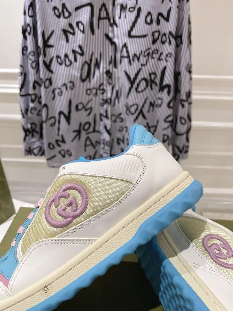 Gucci Low Shoes Stylish 24625