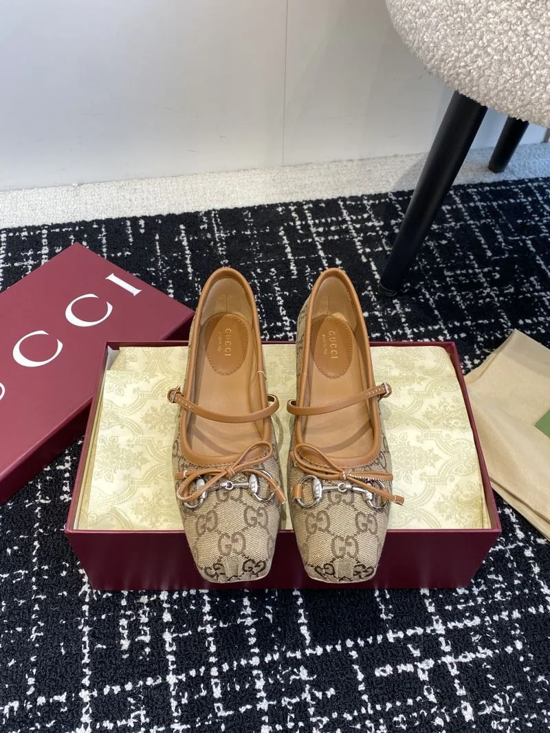Classic Gucci Low Shoes 24607