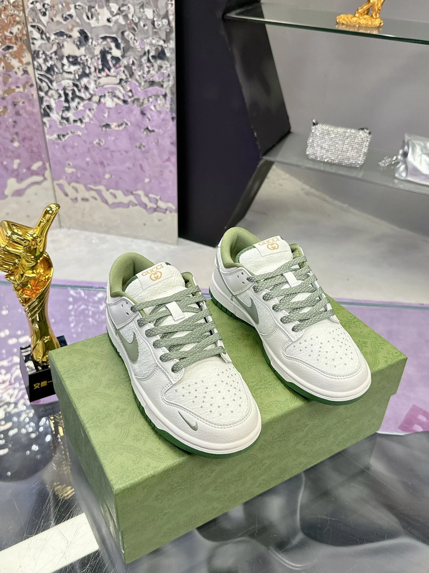 Gucci Low Shoes TimelessDesign 24661