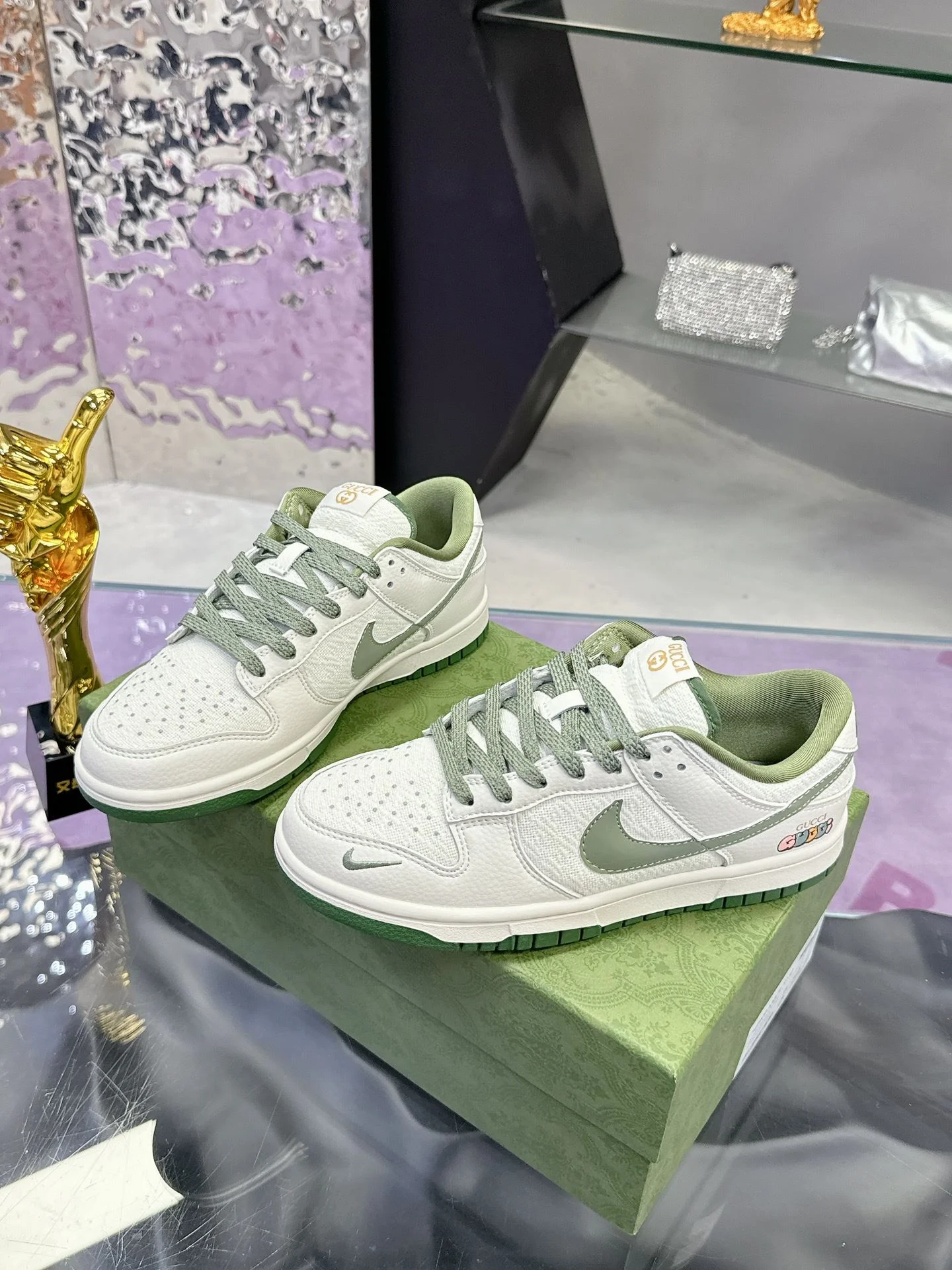 Gucci Low Shoes TimelessDesign 24661