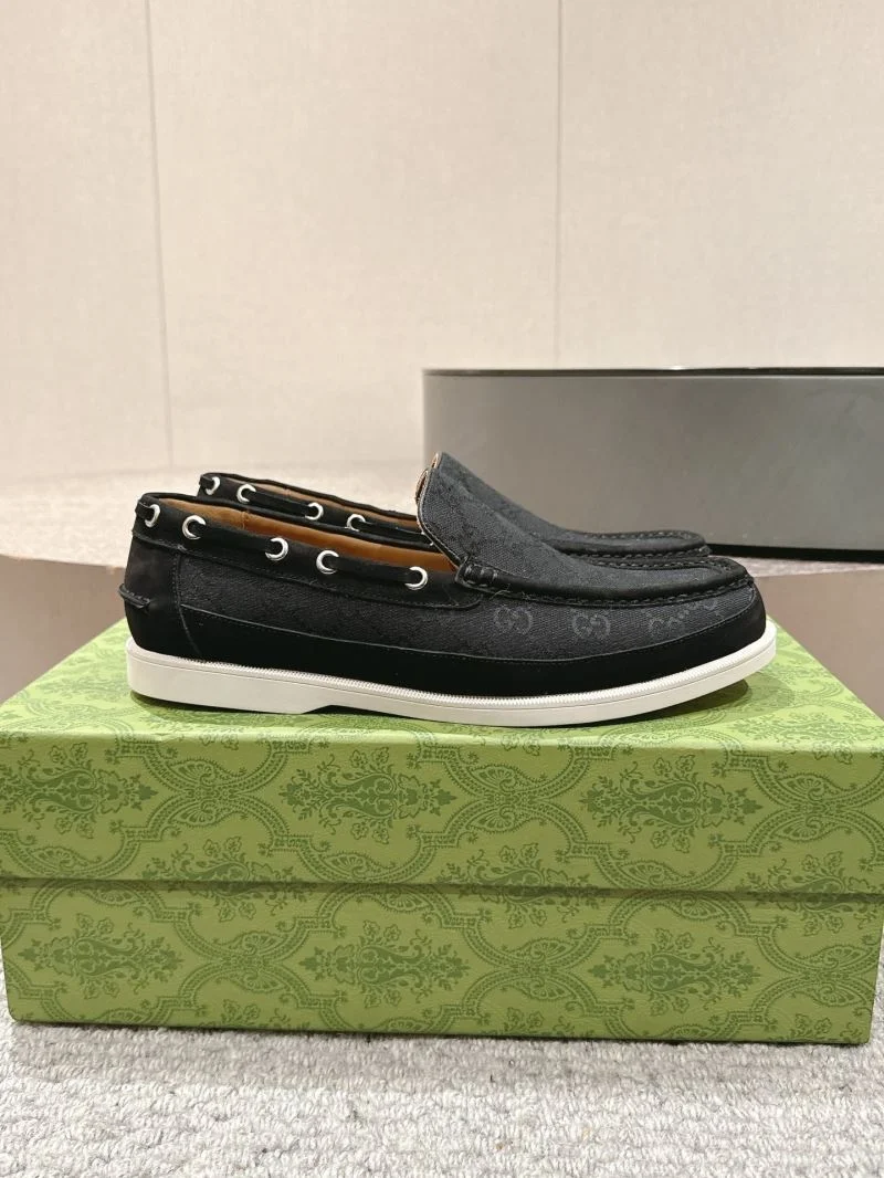 Resilient Gucci Low Shoes 25105