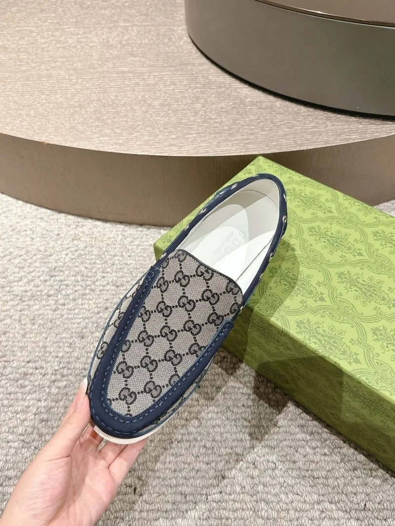 Sleek Gucci Low Shoes 25073