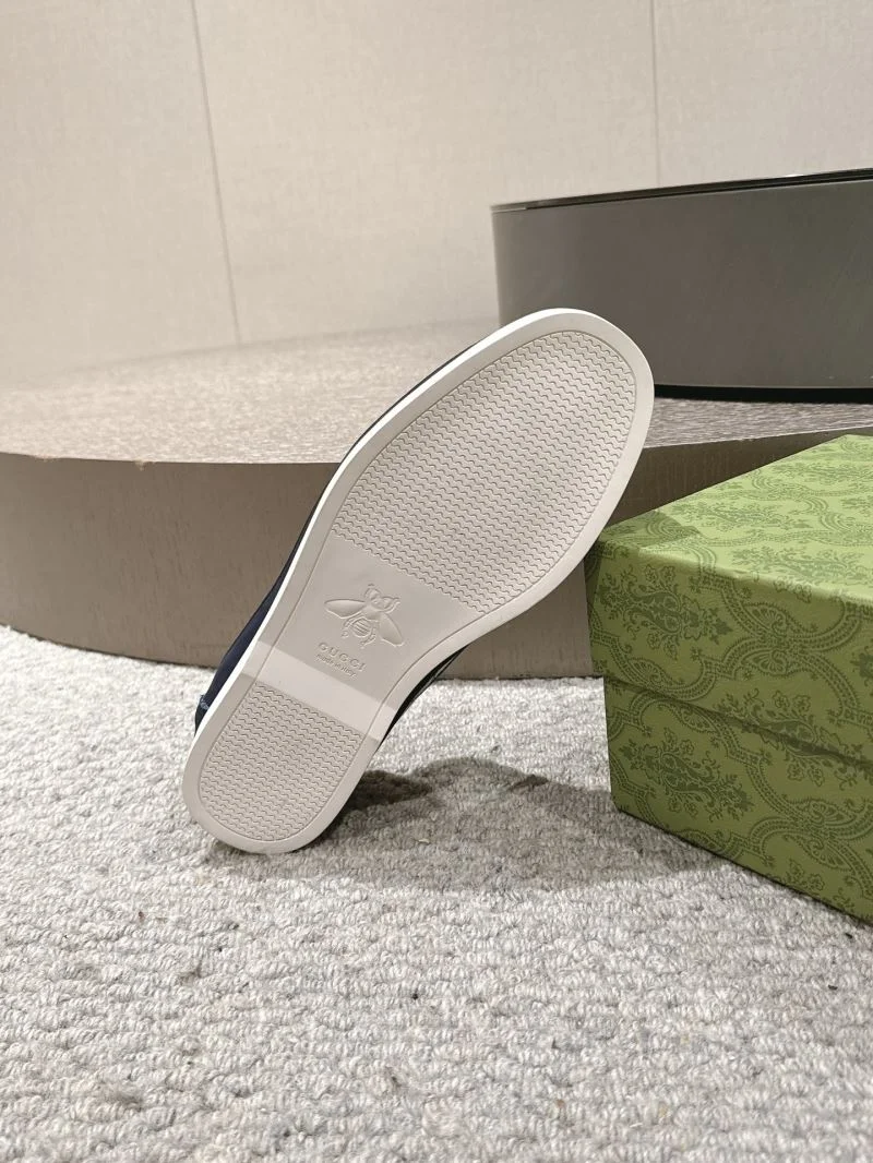 Sleek Gucci Low Shoes 25073