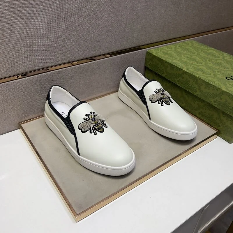Minimalist Gucci Low Shoes 25659